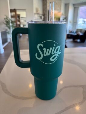 Swig 40 oz Teal Insulated Travel Tumbler with Handle and Straw. Water Bottle
